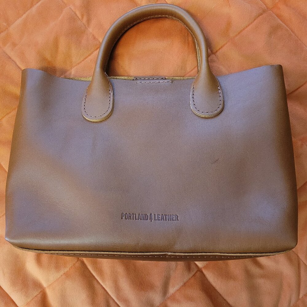 Portland Leather Goods Small Raindrop NWOT
